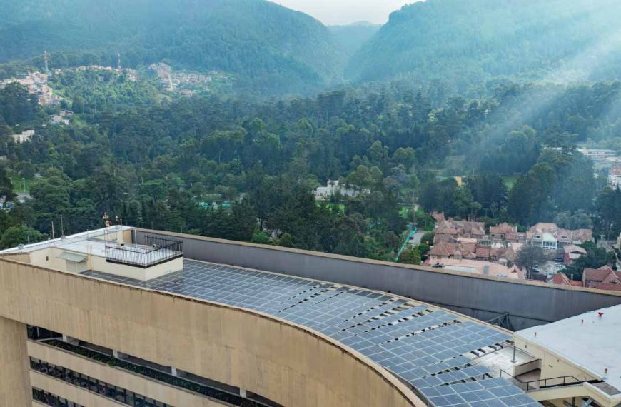 Banco de Bogotá y Celsia firman acuerdo para impulsar la energía solar en Colombia